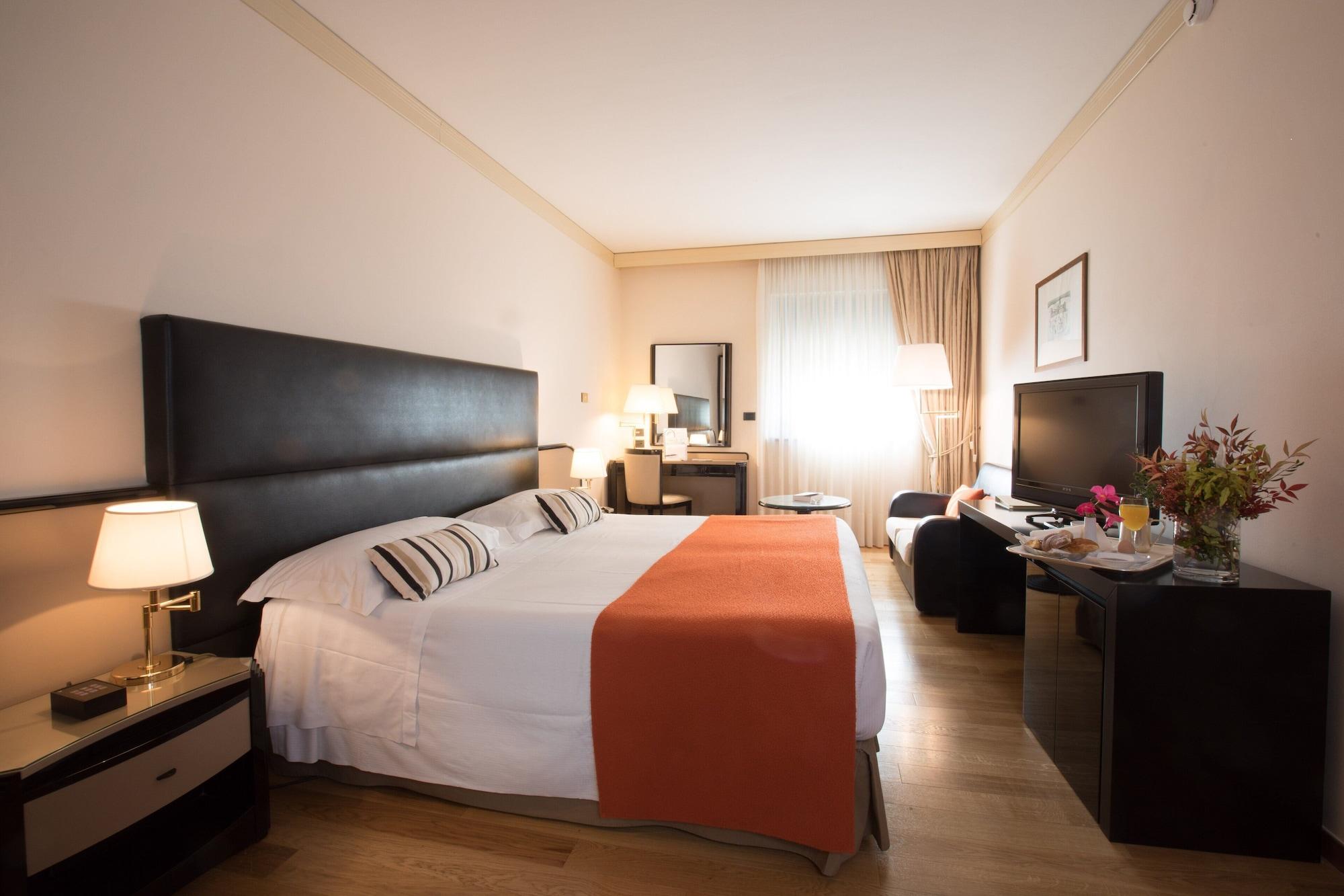 Park Hotel Ai Cappuccini Gubbio Exterior photo