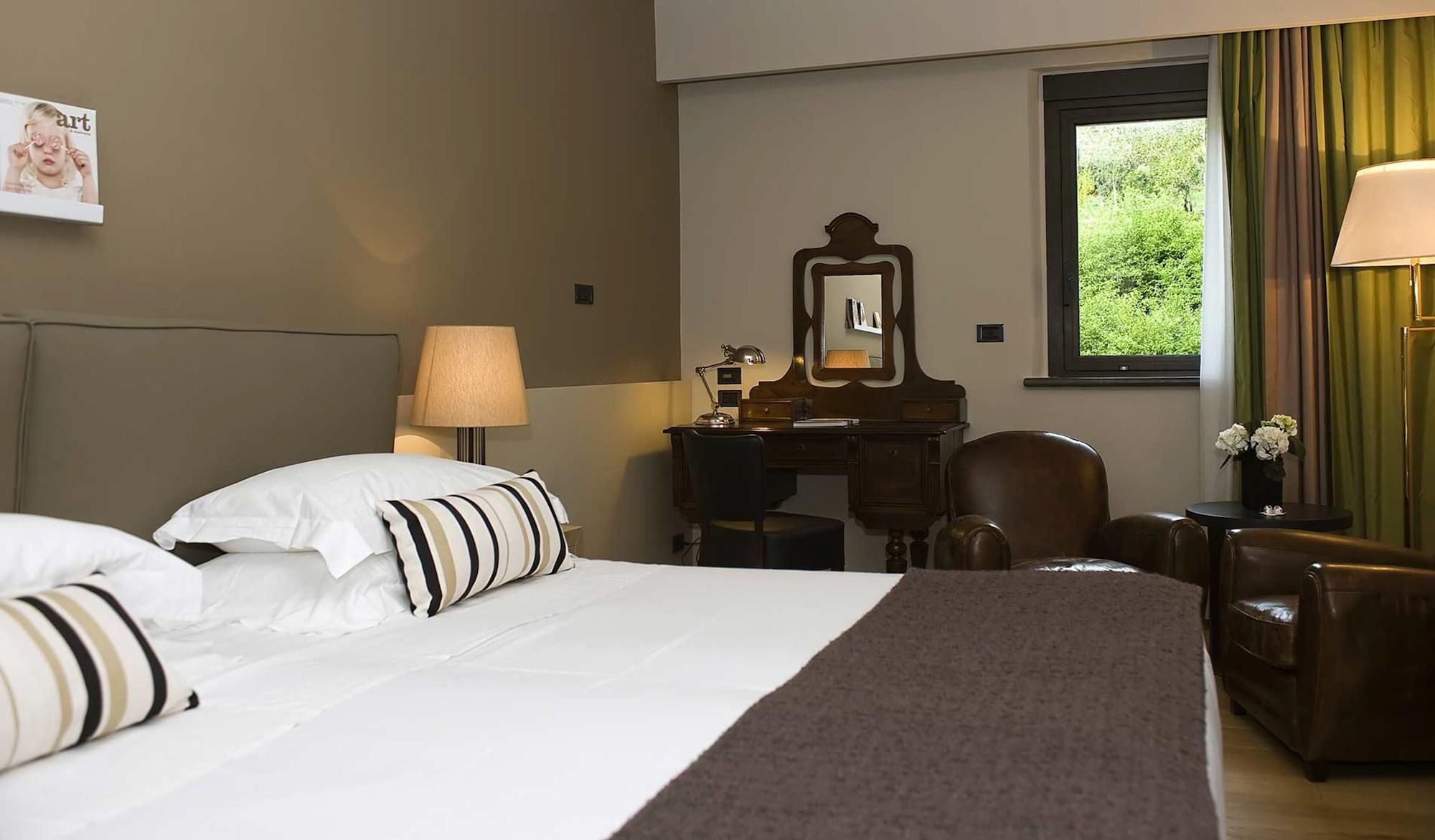 Park Hotel Ai Cappuccini Gubbio Exterior photo